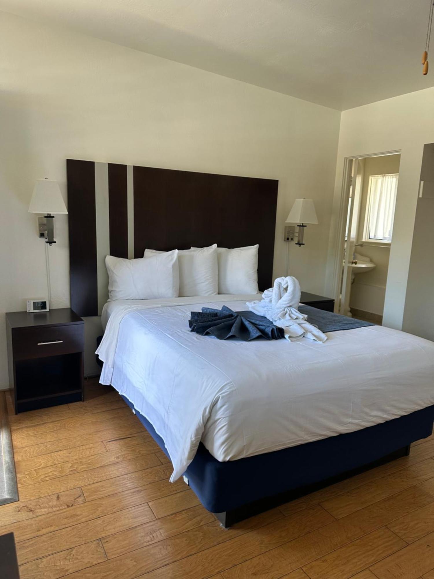 Cambria Palms Motel Luaran gambar