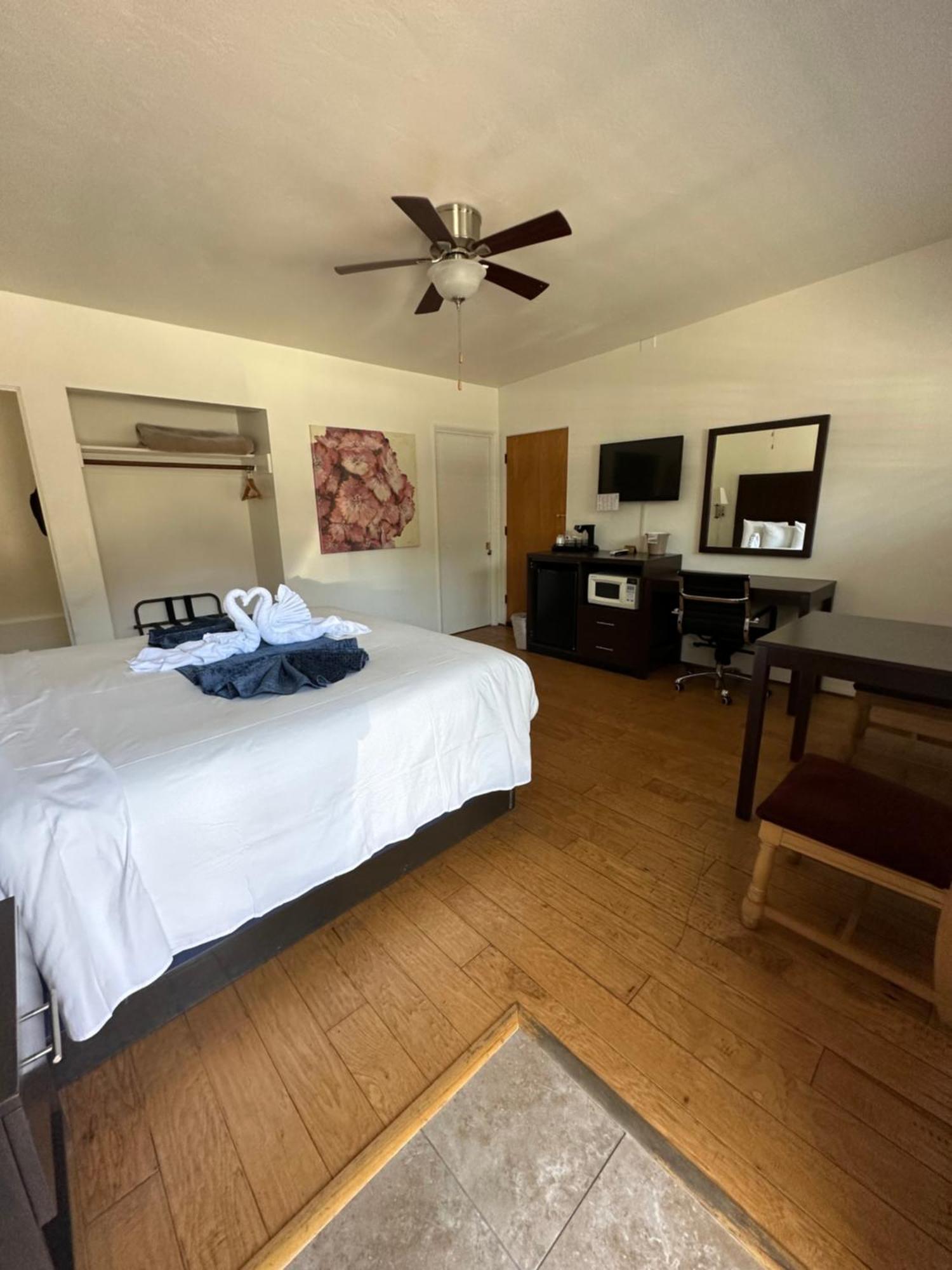 Cambria Palms Motel Luaran gambar