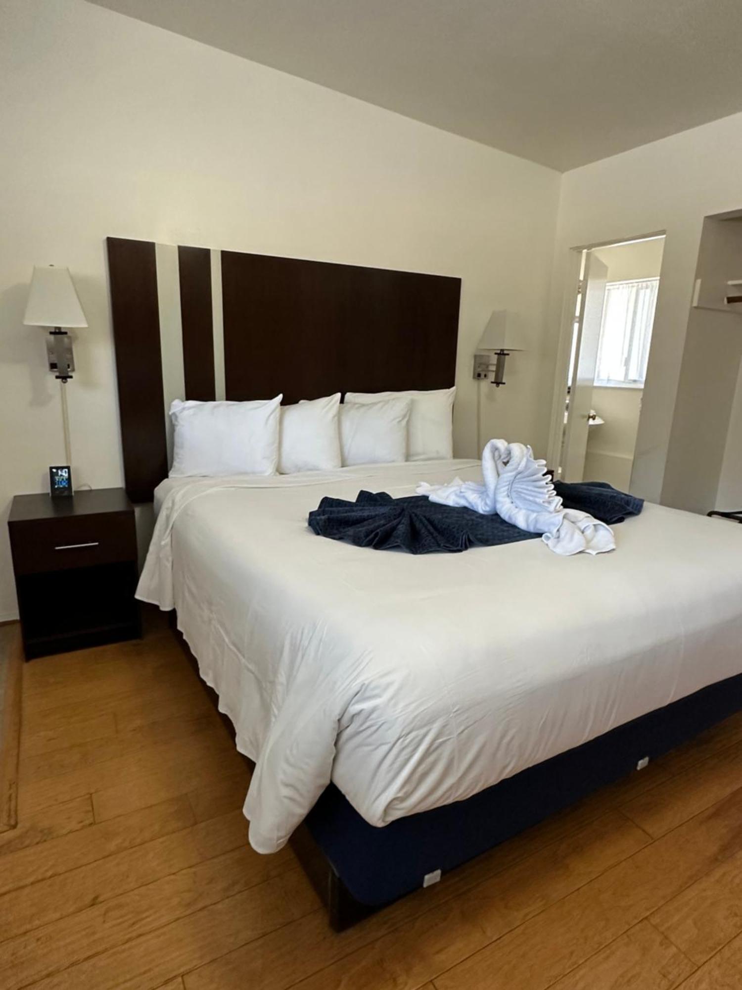 Cambria Palms Motel Luaran gambar